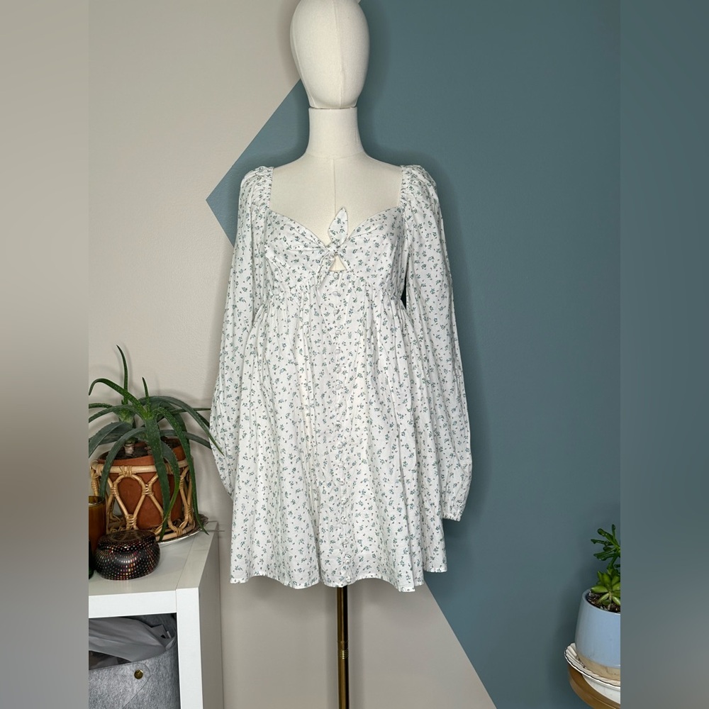 Lulus White Blue Floral Puff Sleeve Tie Front Babydoll Mini Dress Size M - Picture 2 of 13